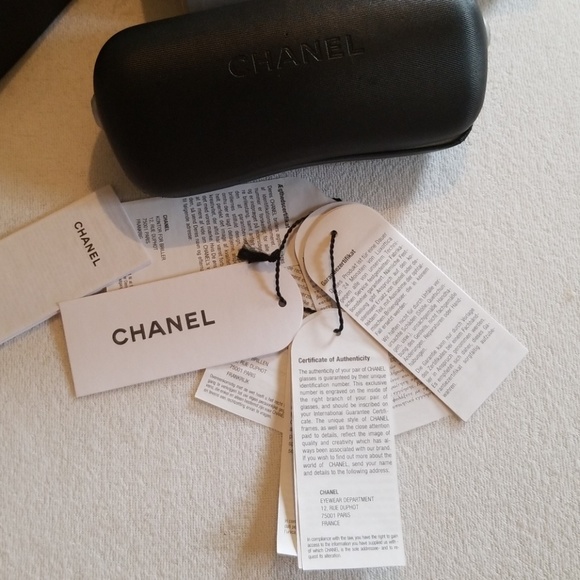 ** SOLD ** 100% authentic Chanel sunglasses - Picture 5 of 8